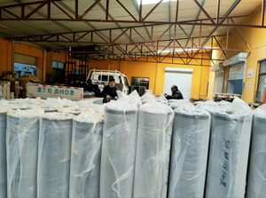 不鏽（xiù）鋼紗網裝車發貨中